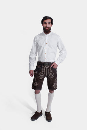 Full view of the Günter Meisner Lederhosen Outfit with white shirt, brown leather shorts, and cream-colored knit socks.