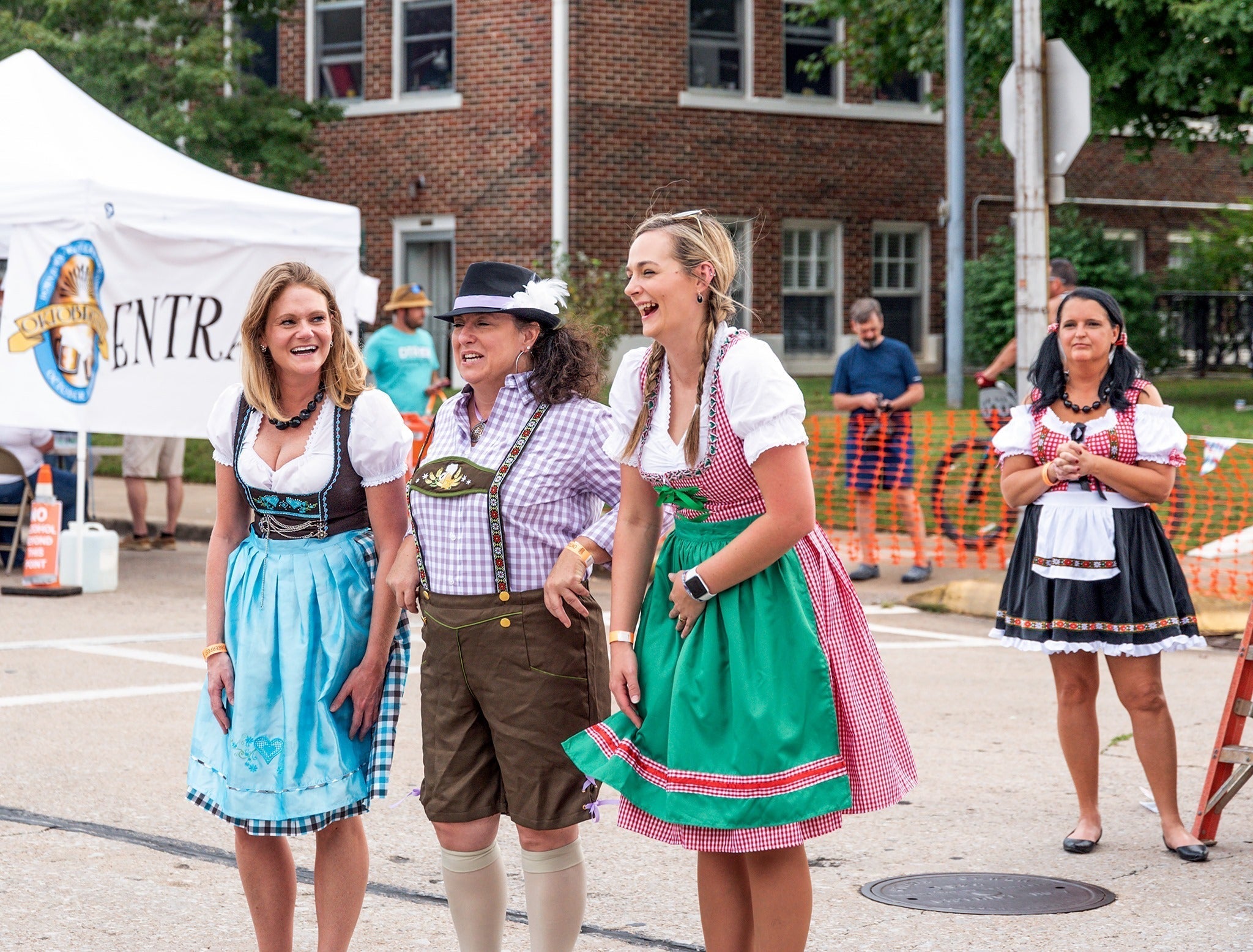 Traditional Women’s Oktoberfest Outfits