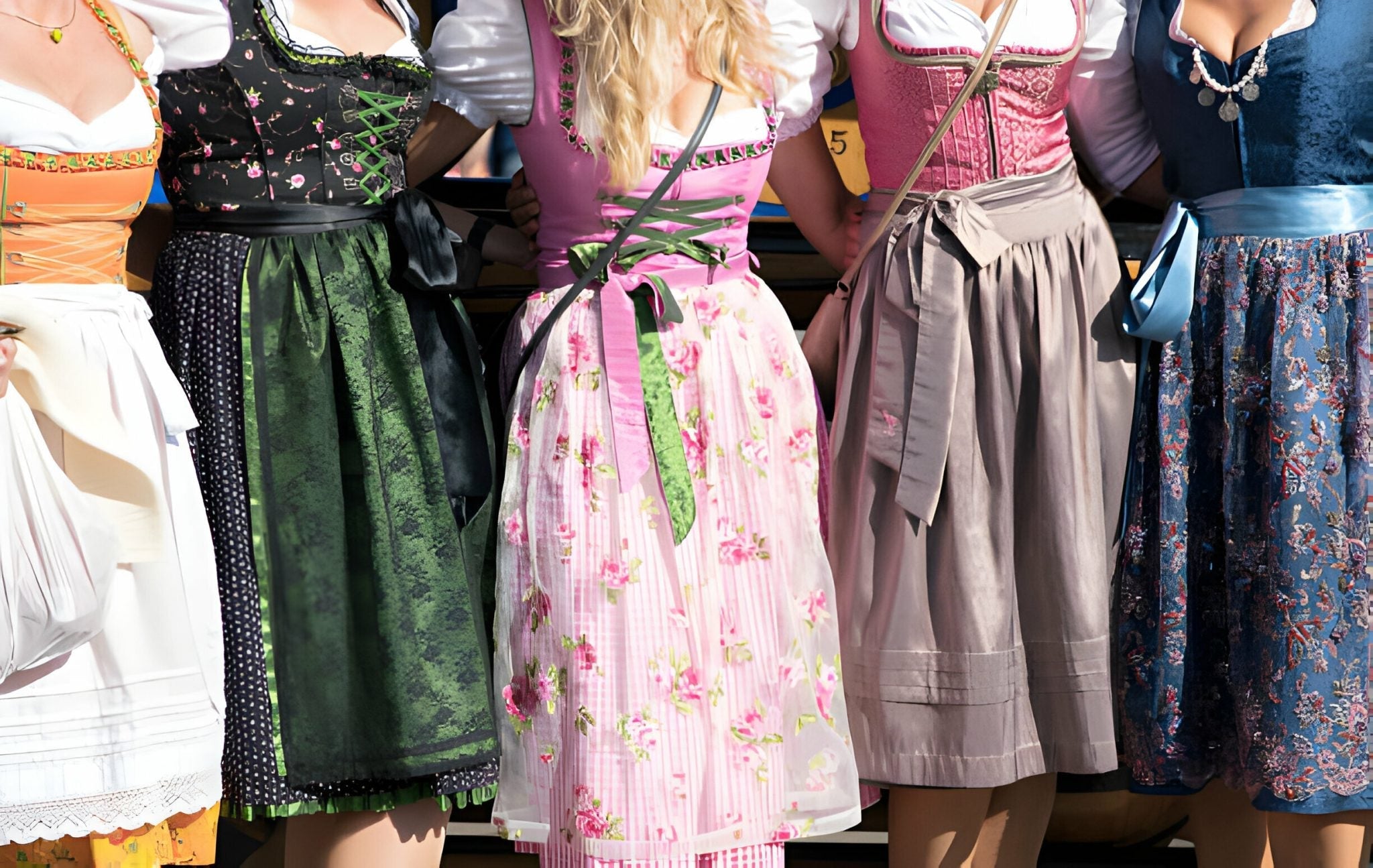 what is a dirndl dress
