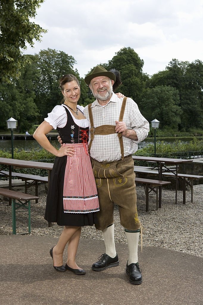 Bavarian Trachten Outfits - Universal Oktoberfest Traditional Attire