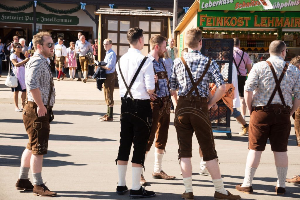 What to Wear to Oktoberfest Munich | Bayerische Alpen™