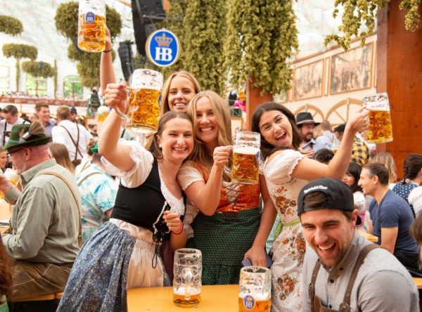 When is Oktoberfest in the United States? | Bayerische Alpen