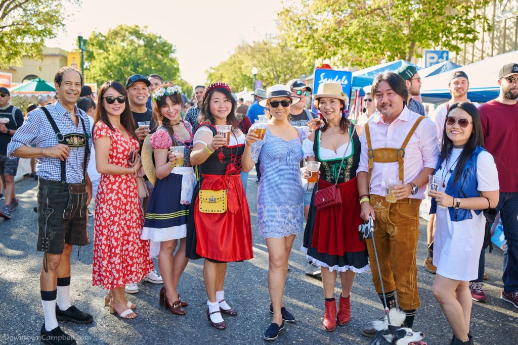 traditional oktoberfest outfit