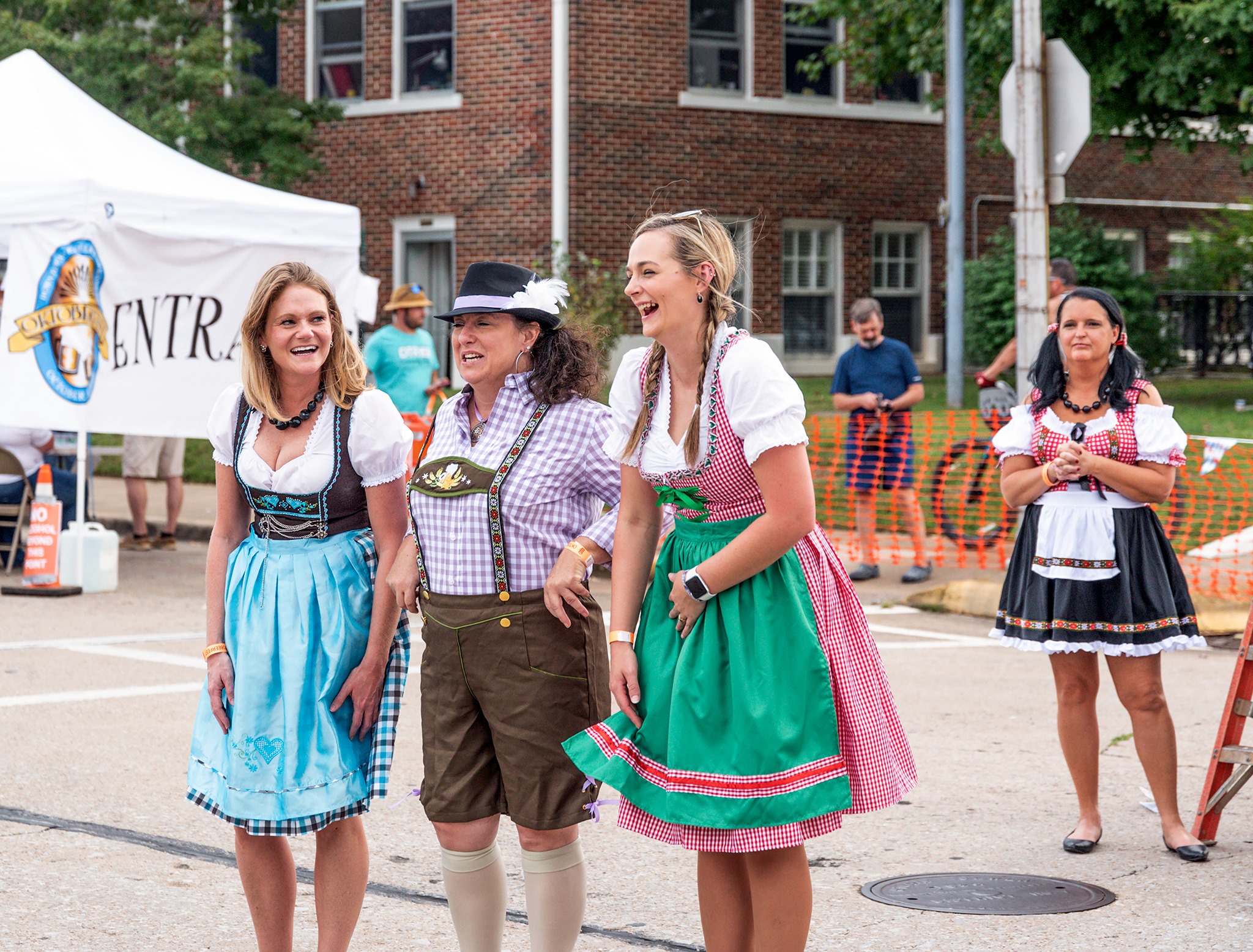 Traditional Women’s Oktoberfest Outfits